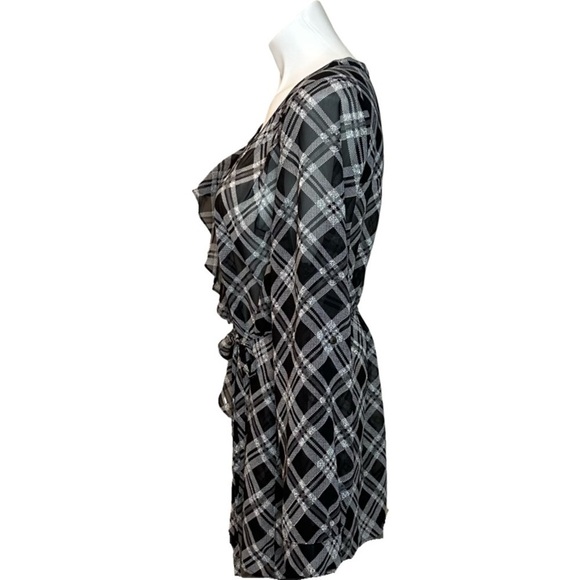 Jessica Simpson Maternity Black Plaid Sheer Blouse, size L - Picture 3 of 8